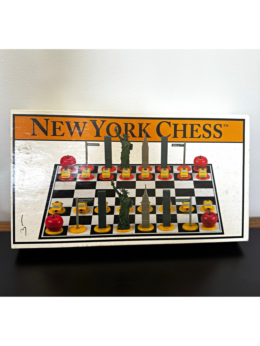 New York City Themed Chess Set Folding Board & Pieces 2001 8+ vintage